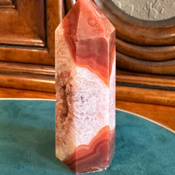Carnelian tower with open quartz druzy - Picture 5 of 7